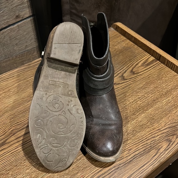 Cowboy Booties - Picture 5 of 6